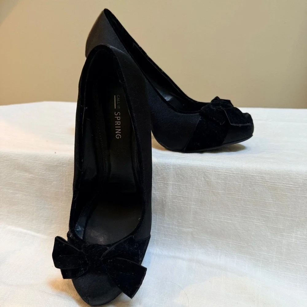 Call It Spring Pumps Size 9 Black Satin Velvet Bow Almond Toe High Heels